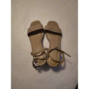 Joie Baja Buckle Sandal size 9